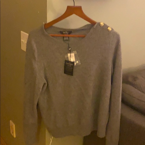 Sweater - Picture 1 of 1